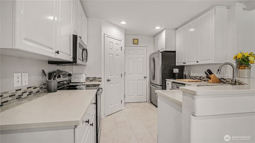 Property photo for 511 Elma Place NE, Renton photo 12