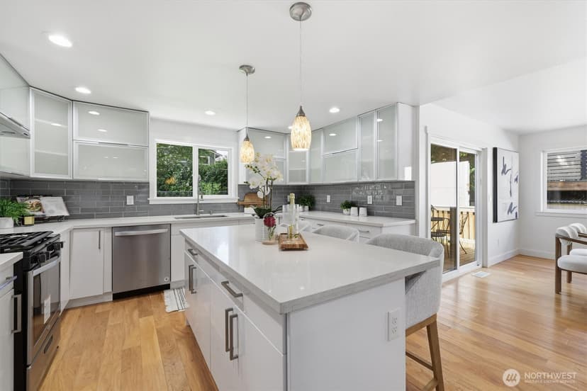 Property photo for 18823 SE 42nd Street, Issaquah photo 8