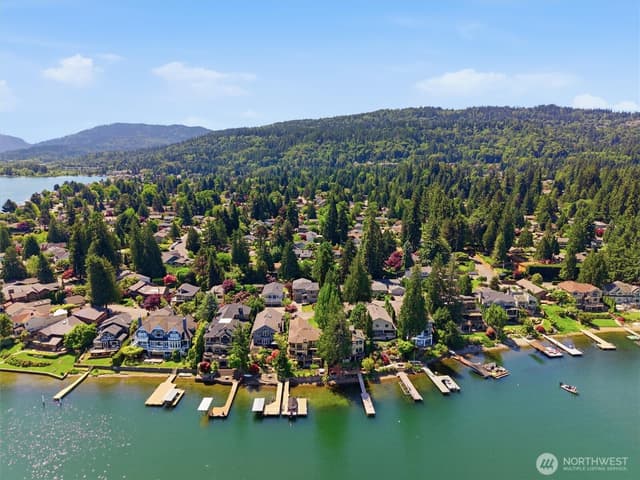 Property photo for 18823 SE 42nd Street, Issaquah photo 3