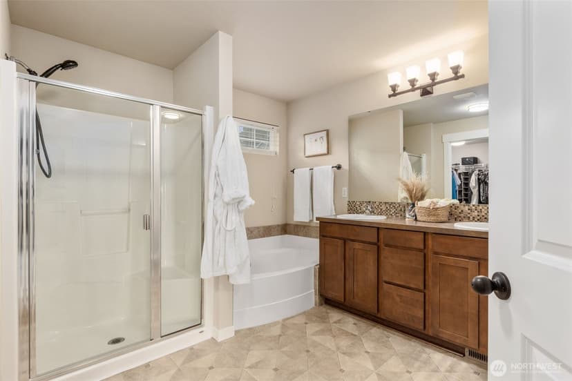 Property photo for 26832 223rd Lane SE, Maple Valley photo 16