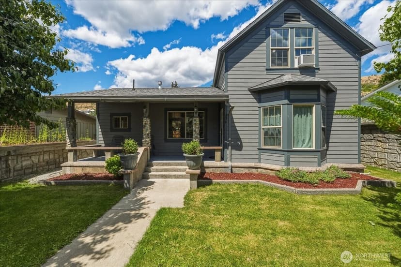 Property photo for 330 W Highland Avenue, Chelan photo 2