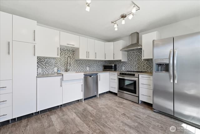 Property photo for 330 W Highland Avenue, Chelan photo 5