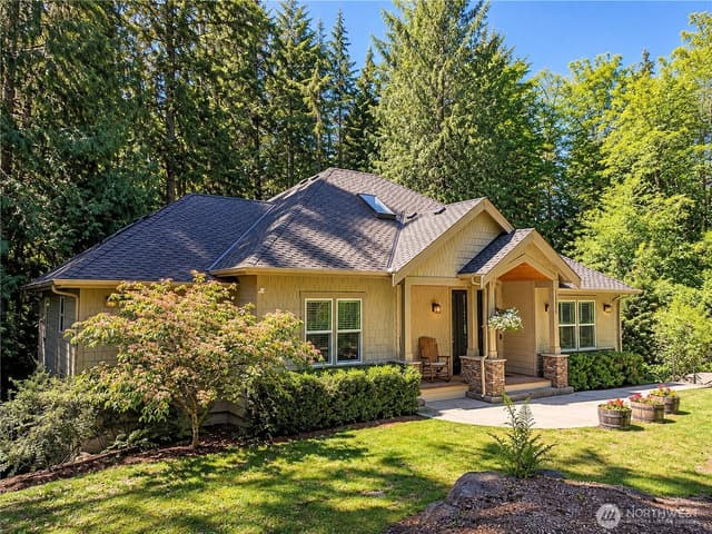 Property photo for 18210 Homeview Drive, Edmonds photo 2