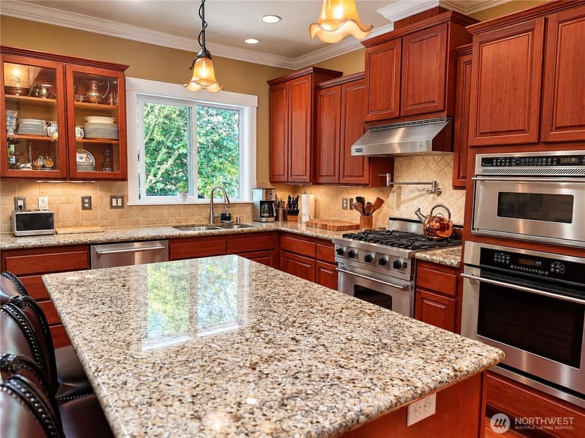 Property photo for 18210 Homeview Drive, Edmonds photo 12