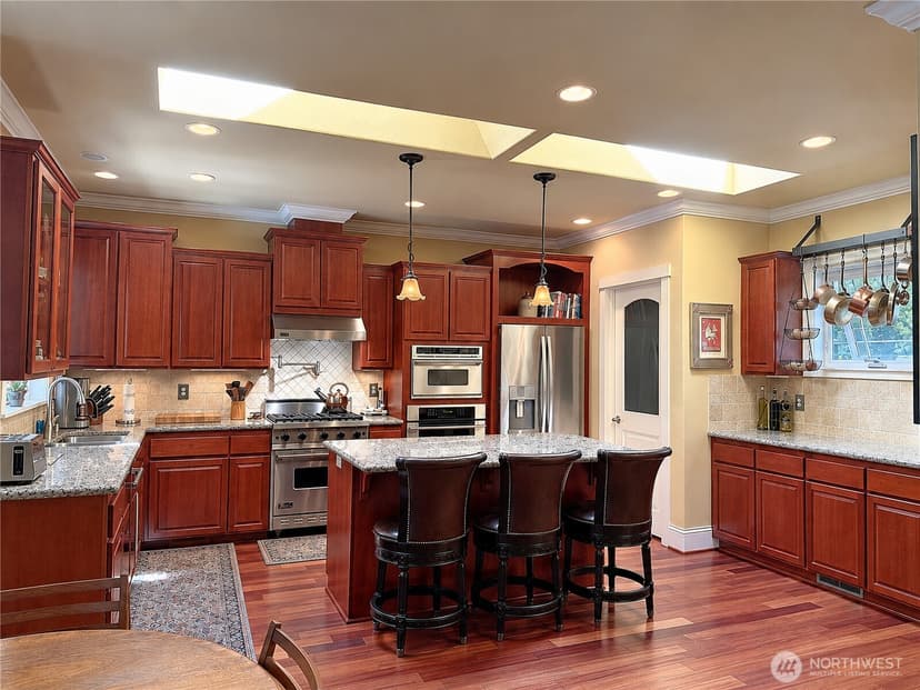 Property photo for 18210 Homeview Drive, Edmonds photo 11