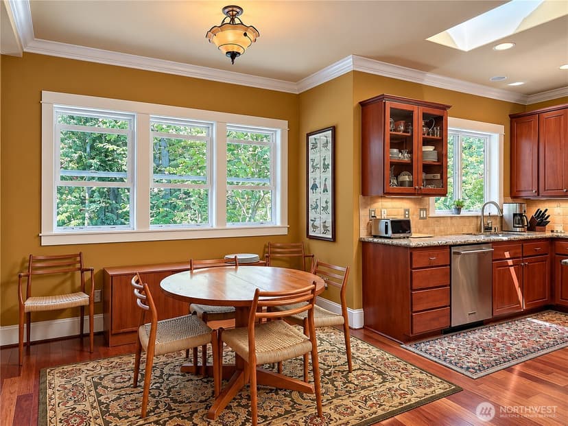 Property photo for 18210 Homeview Drive, Edmonds photo 9