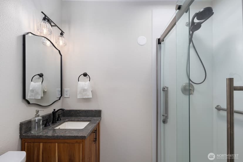 Property photo for 10702 Douglas Drive SW, Lakewood photo 16