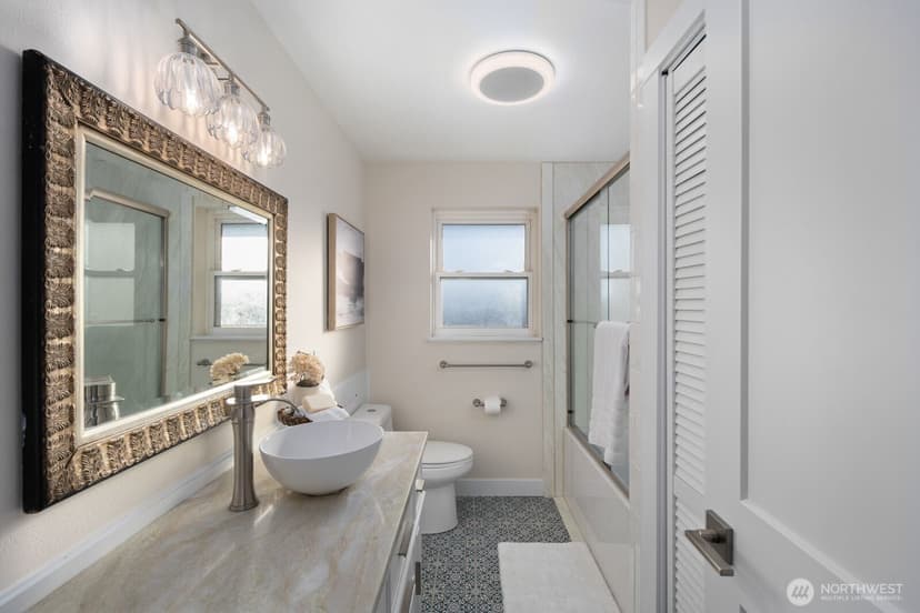 Property photo for 10702 Douglas Drive SW, Lakewood photo 11