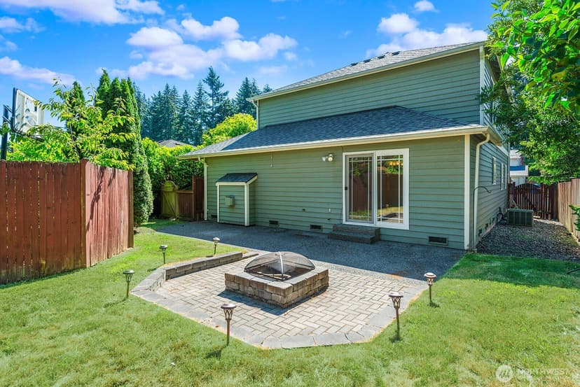 Property photo for 15732 Interlake Avenue N, Shoreline photo 4