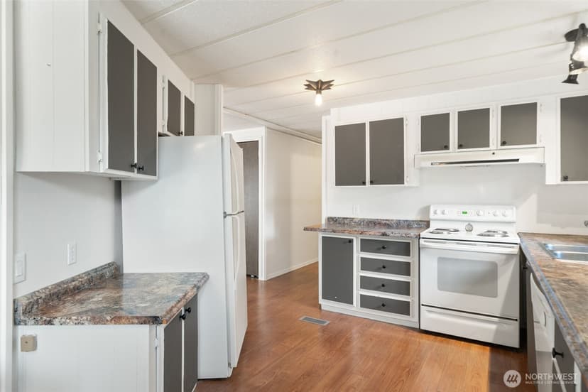 Property photo for 6521 SE Mile Hill Drive #21, Port Orchard photo 16