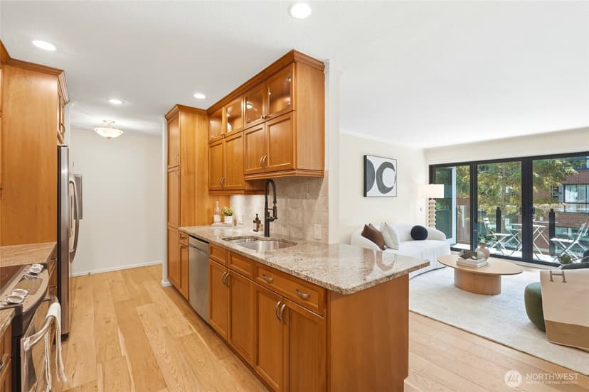 Property photo for 6333 Lake Washington Boulevard NE #304, Kirkland photo 3