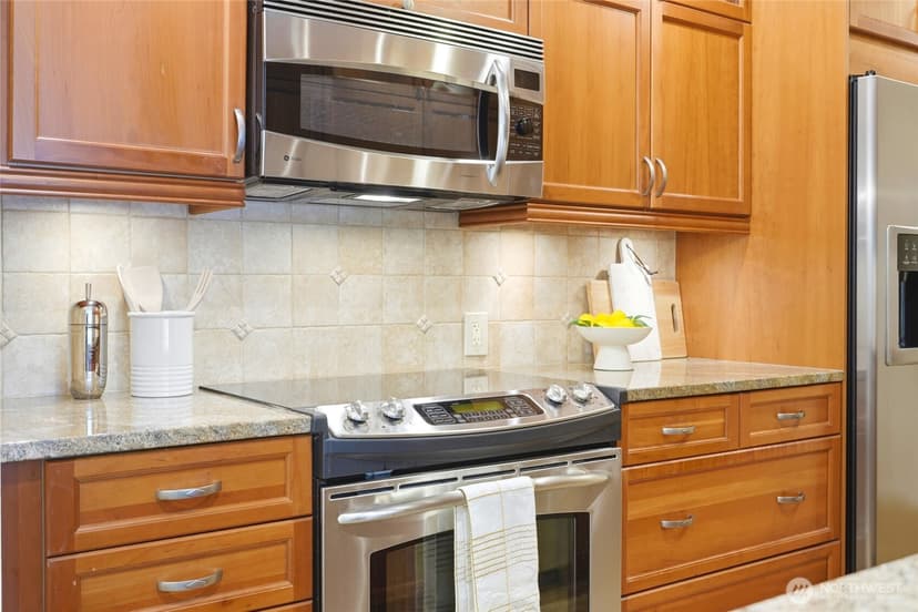 Property photo for 6333 Lake Washington Boulevard NE #304, Kirkland photo 5