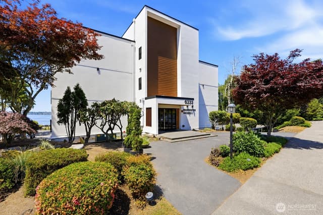 Property photo for 6333 Lake Washington Boulevard NE #304, Kirkland