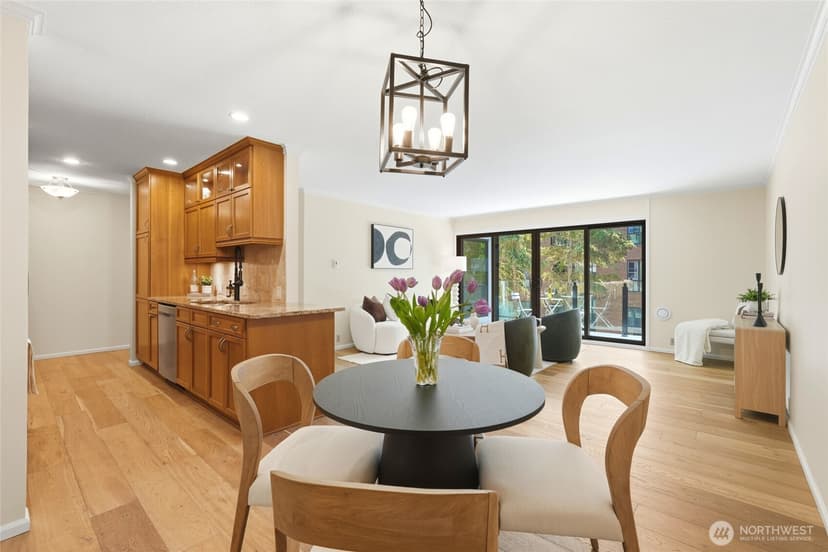 Property photo for 6333 Lake Washington Boulevard NE #304, Kirkland photo 7