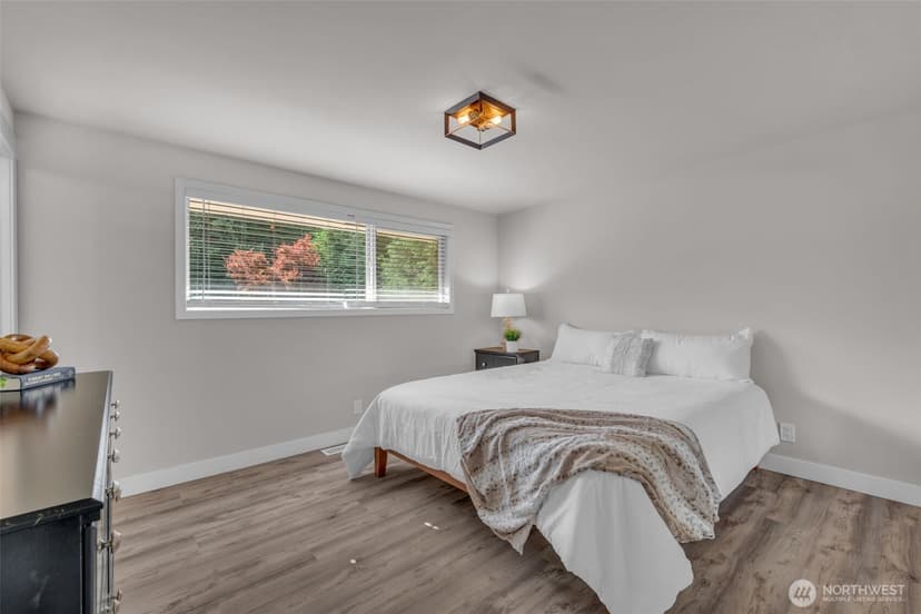 Property photo for 19156 66th Place NE, Kenmore photo 14