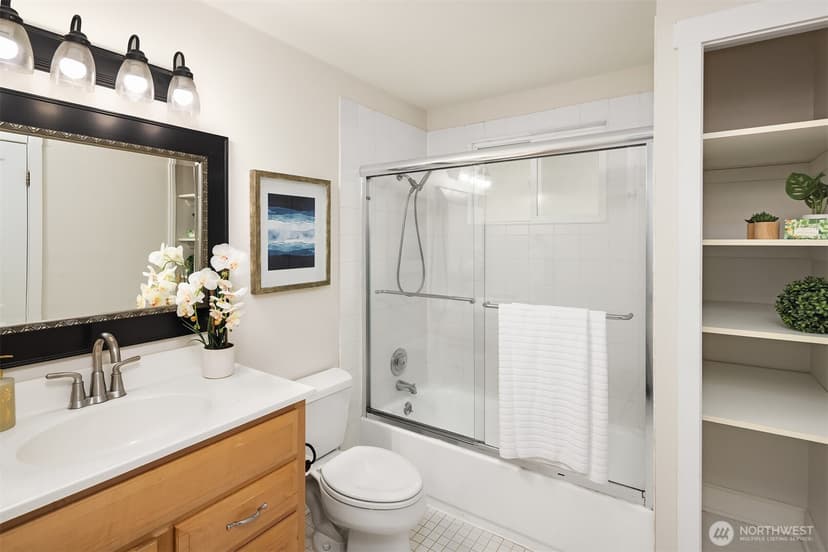 Property photo for 14011 98th Avenue NE, Kirkland photo 18