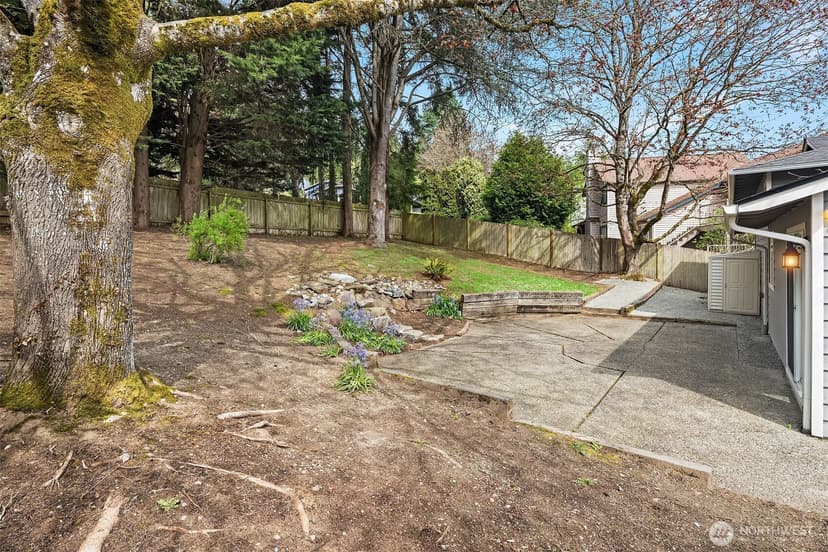 Property photo for 14011 98th Avenue NE, Kirkland photo 25