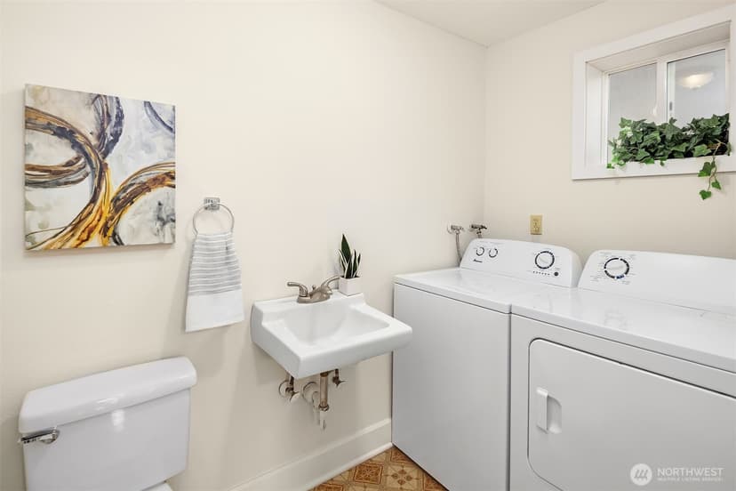 Property photo for 14011 98th Avenue NE, Kirkland photo 22