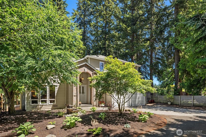 Property photo for 647 Edmonds Way, Edmonds photo 4