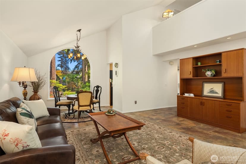Property photo for 647 Edmonds Way, Edmonds photo 8