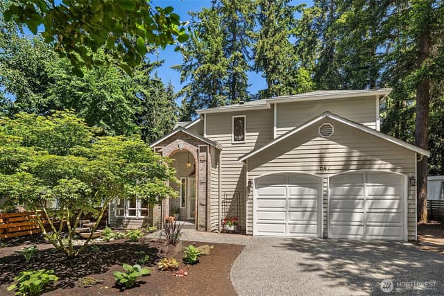 Property photo for 647 Edmonds Way, Edmonds photo 2