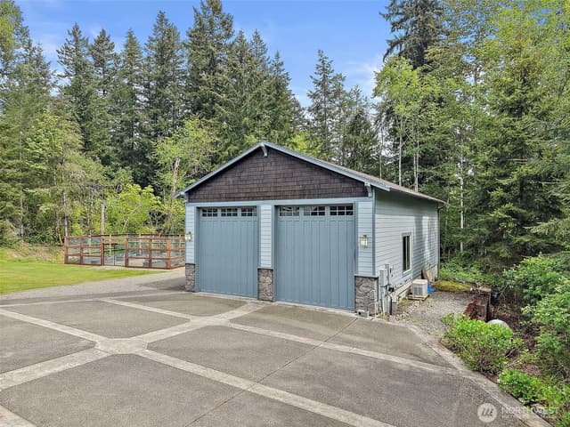Property photo for 22420 270th Avenue SE, Maple Valley photo 4
