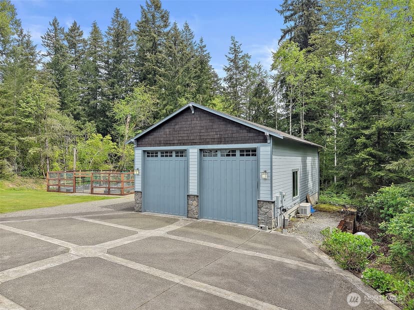 Property photo for 22420 270th Avenue SE, Maple Valley photo 4