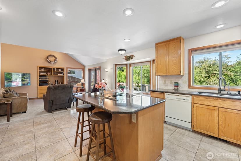 Property photo for 1918 8th Street Ct SW, Puyallup photo 9