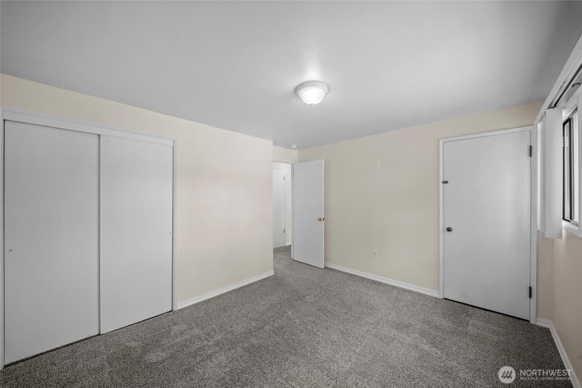 Property photo for 15205 Grant Avenue SW, Lakewood photo 20