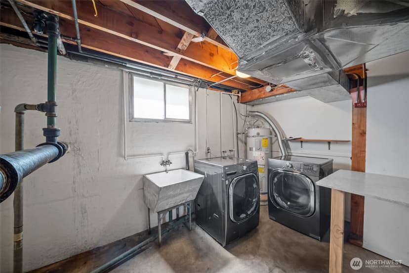 Property photo for 15205 Grant Avenue SW, Lakewood photo 16