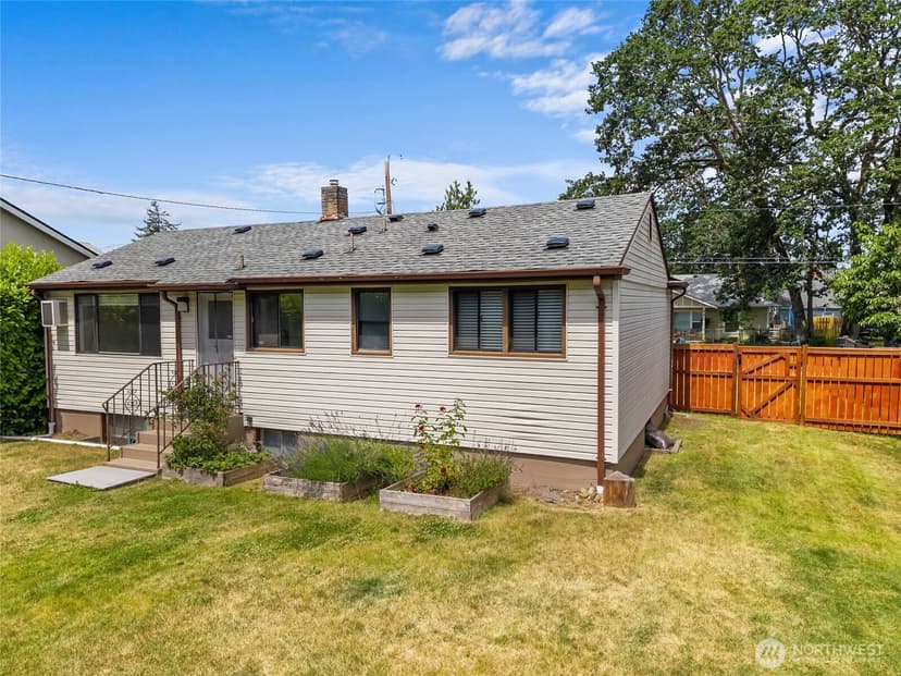Property photo for 15205 Grant Avenue SW, Lakewood photo 23