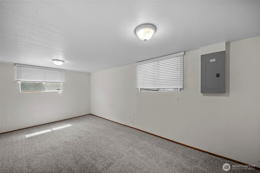 Property photo for 15205 Grant Avenue SW, Lakewood photo 14