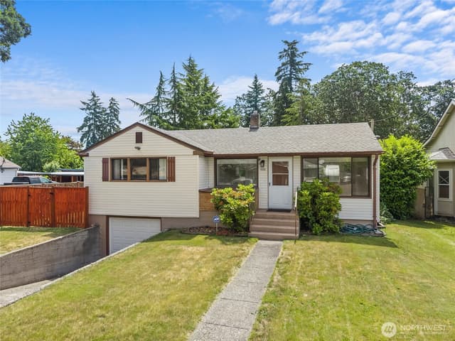 Property photo for 15205 Grant Avenue SW, Lakewood photo 2