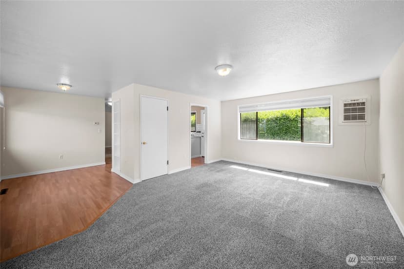 Property photo for 15205 Grant Avenue SW, Lakewood photo 6