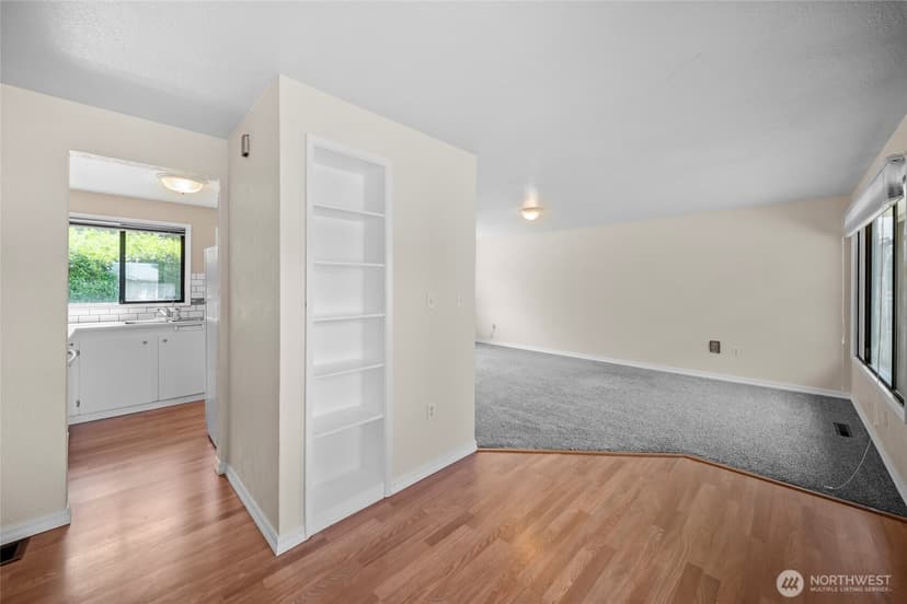 Property photo for 15205 Grant Avenue SW, Lakewood photo 12
