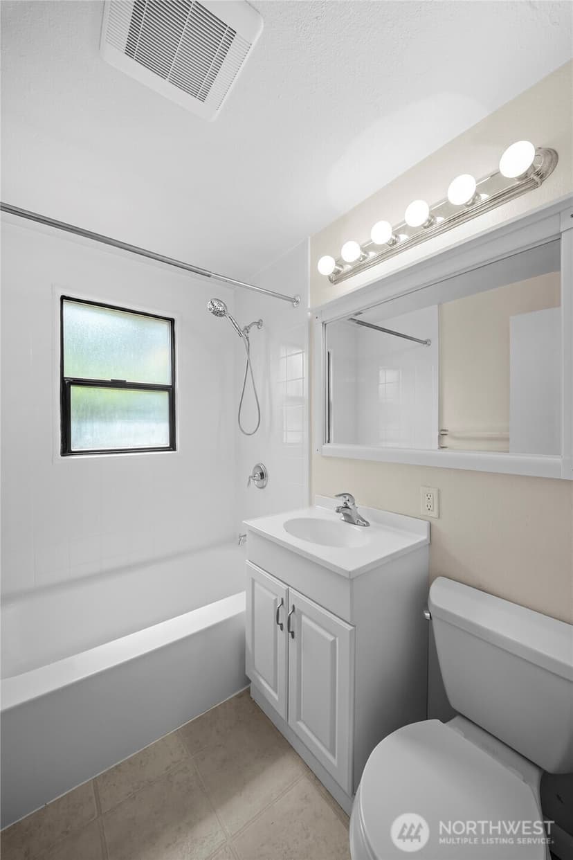 Property photo for 15205 Grant Avenue SW, Lakewood photo 21