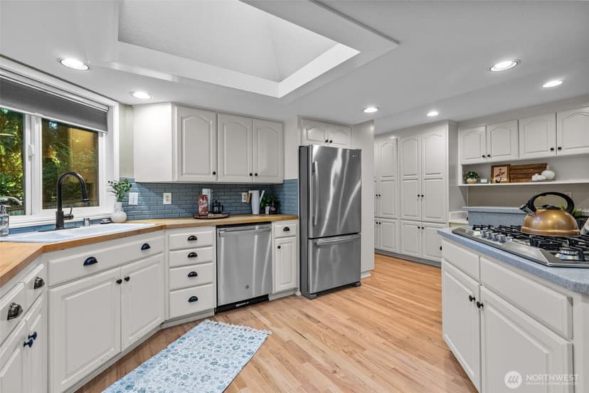 Property photo for 1812 SW 214th Street, Lynnwood photo 11