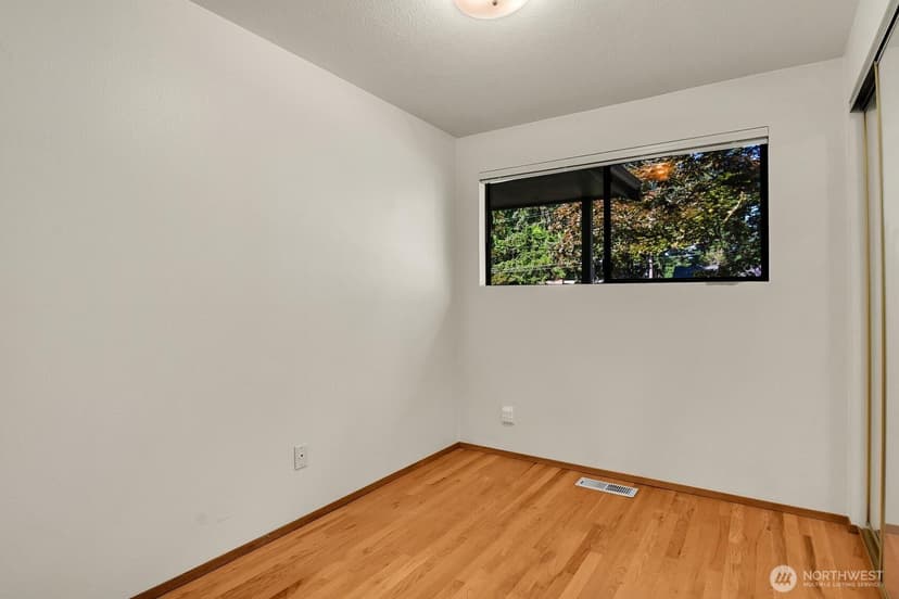 Property photo for 4030 139th Avenue SE, Bellevue photo 9