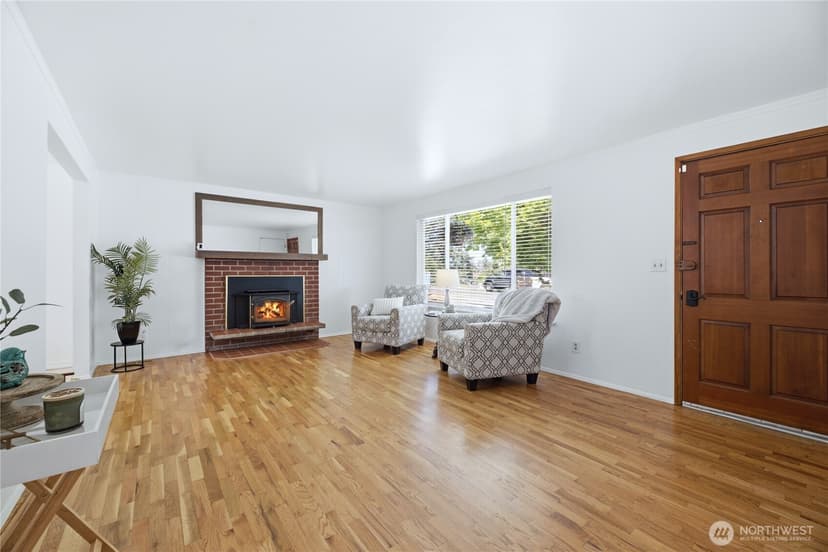 Property photo for 810 132nd Street S, Tacoma photo 8
