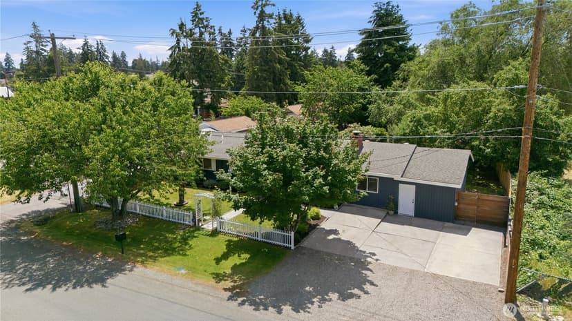 Property photo for 810 132nd Street S, Tacoma photo 7