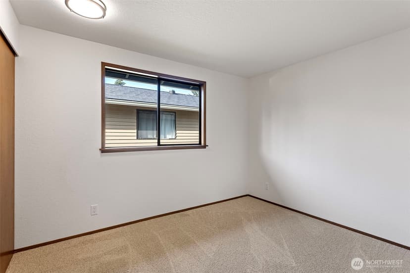 Property photo for 9920 2nd Avenue SE, Everett photo 12