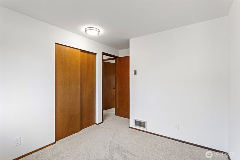 Property photo for 9920 2nd Avenue SE, Everett photo 15