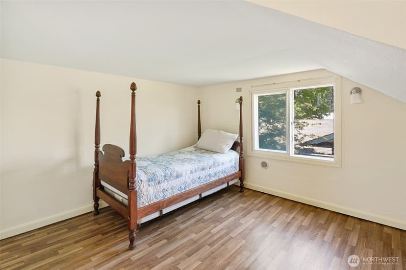 Property photo for 1235 S 101st Street, Seattle photo 17