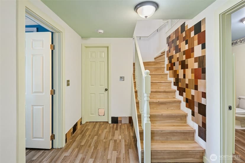 Property photo for 1235 S 101st Street, Seattle photo 16