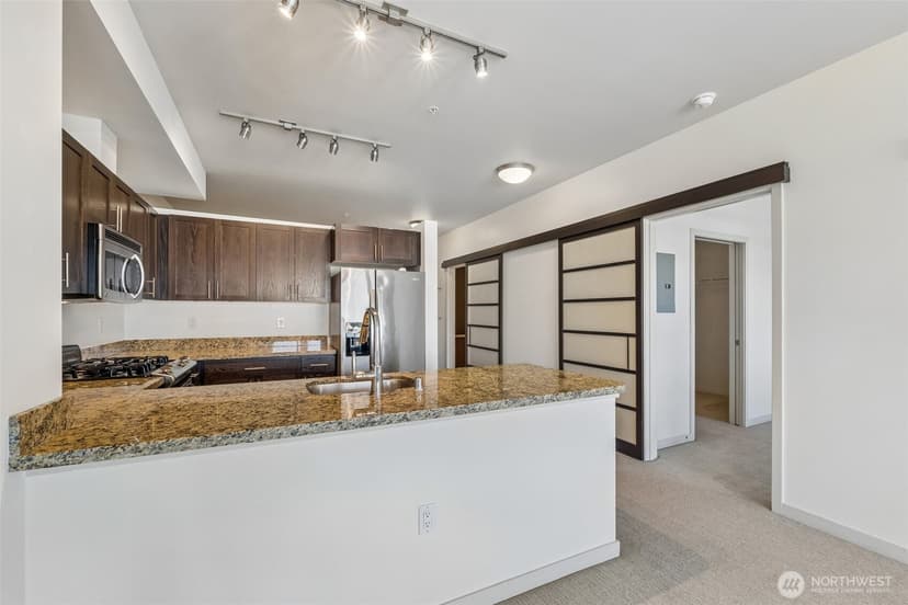 Property photo for 15100 6th Avenue SW #625, Burien photo 11