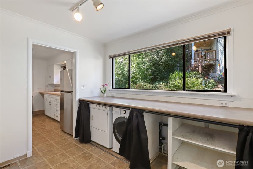 Property photo for 13619 Des Moines Memorial Drive S, Burien photo 8