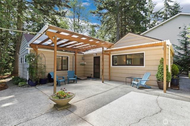 Property photo for 13619 Des Moines Memorial Drive S, Burien photo 2