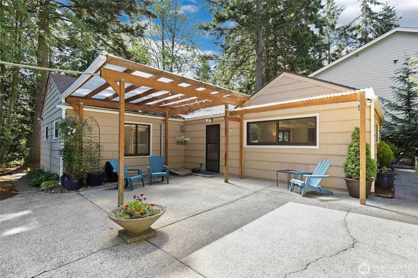 Property photo for 13619 Des Moines Memorial Drive S, Burien photo 2