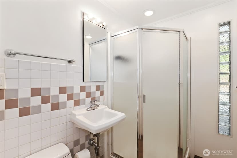 Property photo for 13619 Des Moines Memorial Drive S, Burien photo 10