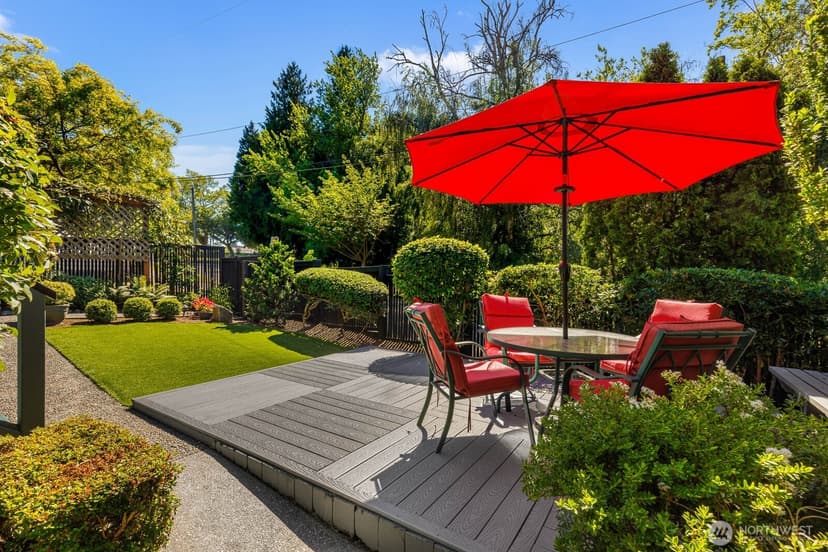 Property photo for 2706 1st Avenue W, Seattle photo 10